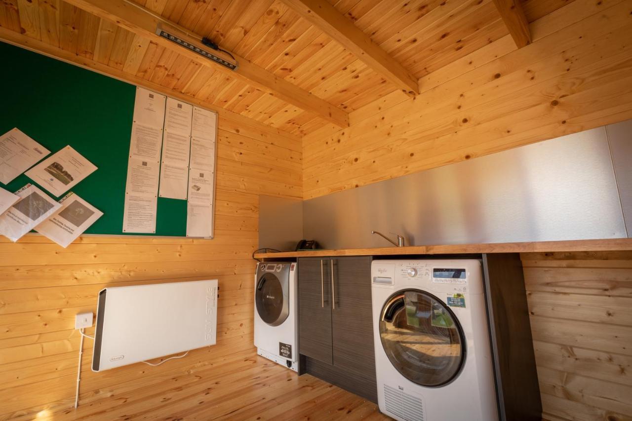 Weedingshall Lodges Falkirk Exteriör bild